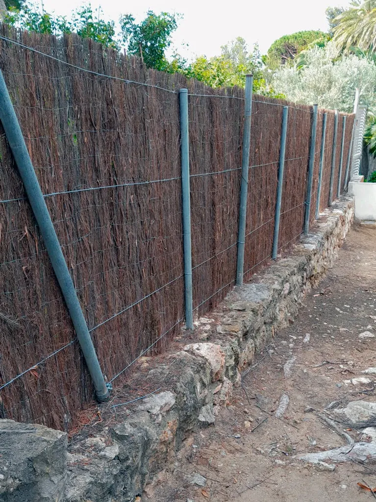 Valla con Ocultación Natural